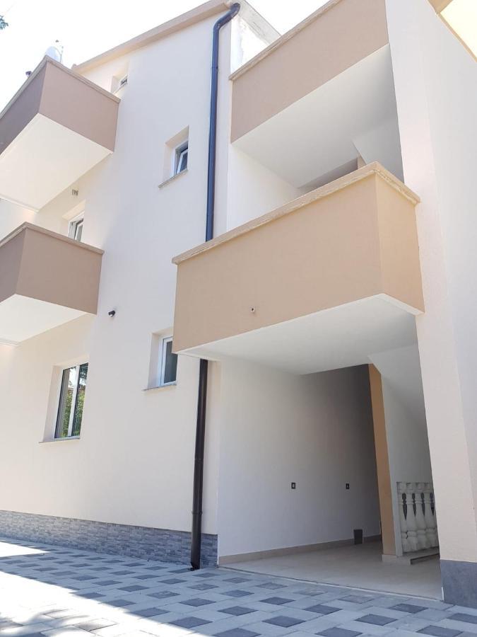 Apartmani Dobra Villa Vodice Exterior photo